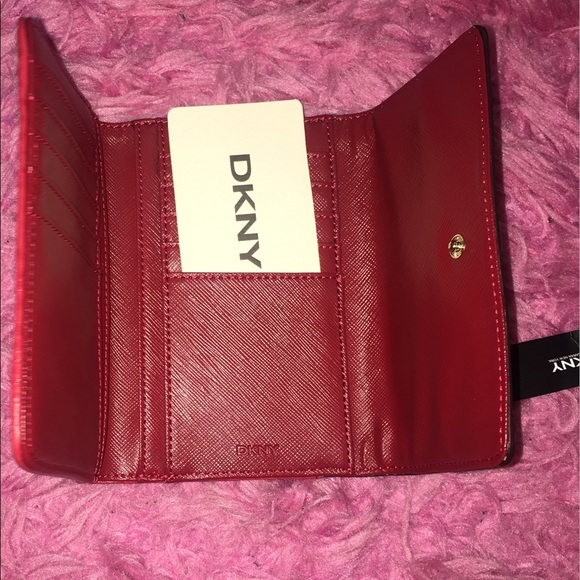 DKNY Monogram Wallet - Picture 9 of 9